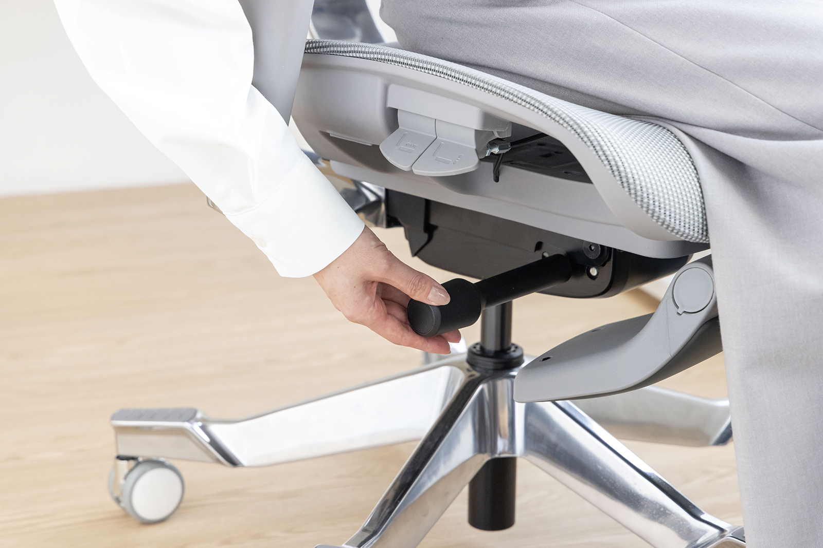 ロッキング強弱調整機能