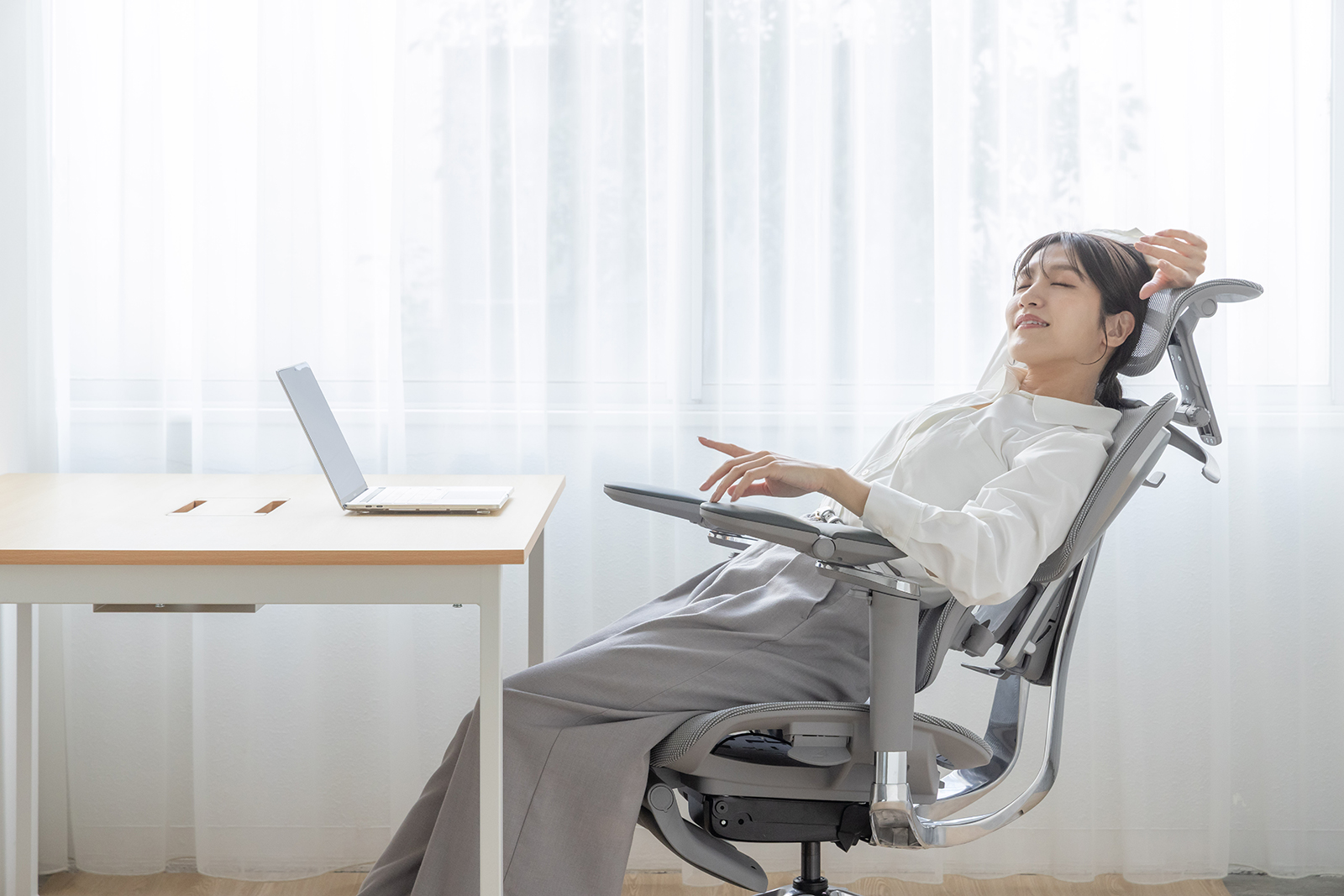 ロッキング固定機能 4段階（角度15°）